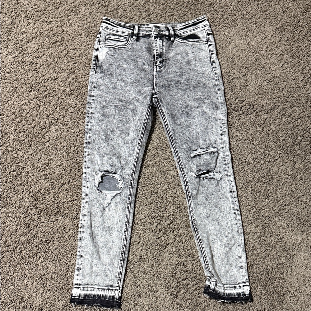 Stylish Distressed Gray Women's Jeans